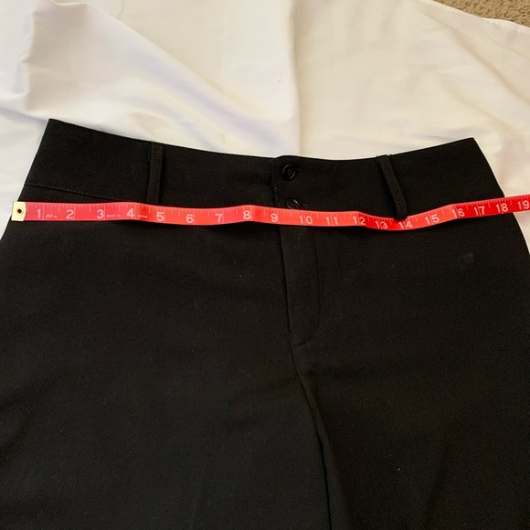 NWOT- Apostrophe Black Dressy Shorts knee length. With Faux pockets Size: 12 - Picture 3 of 7